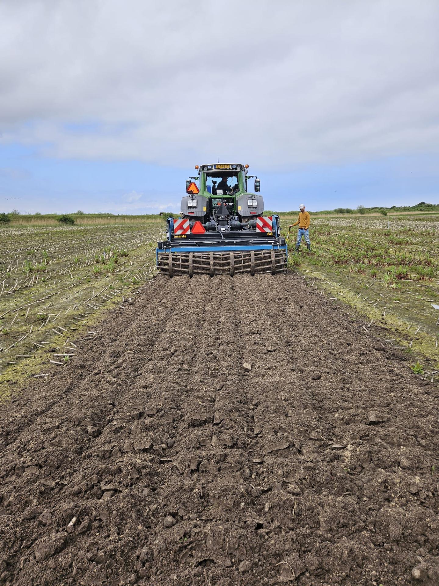 Proefvelden spitten op Schiermonnikoog